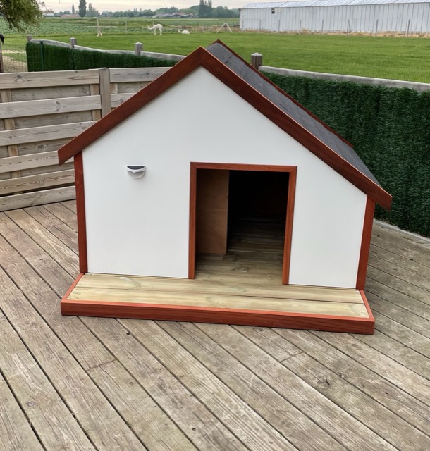 Hondenhok voor de Berner Sennenhond